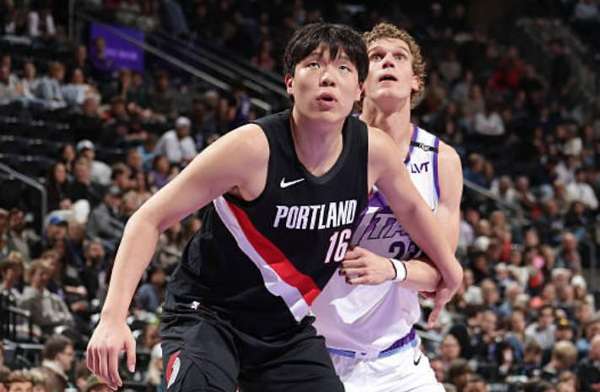 杨瀚森季前赛数据全览：犯规困扰成新秀最大挑战