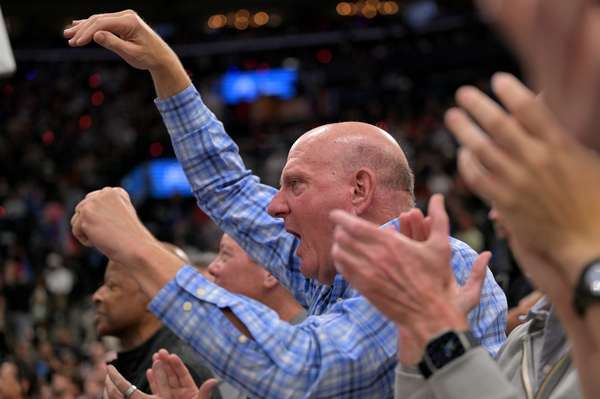 2025年快船奇谭：保罗黯然离队 小卡深陷合约疑云 五连胜难掩赛季阵痛