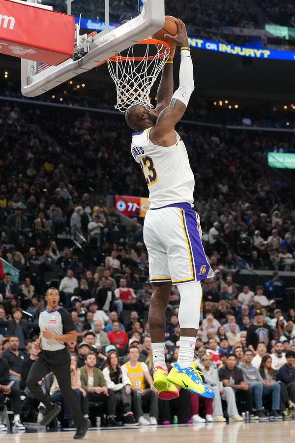 前NBA状元炮轰联盟：现在的比赛像摔角秀 詹姆斯在演什么剧本？