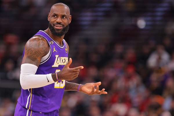 费尔顿谈老詹季后赛前景：爆发一场就耗尽油箱 别指望场场carry