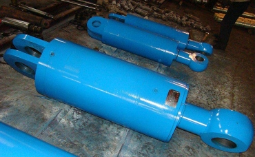 Oil cylinder